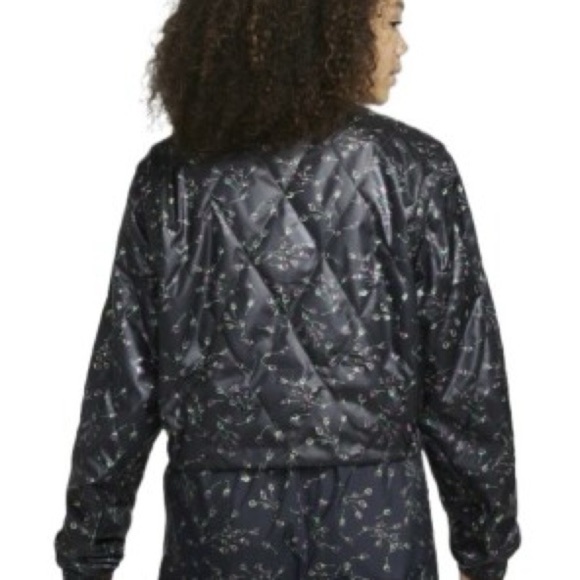 Nike Sportswear Icon Clash Quilted Jacket black floral size large - Picture 4 of 9